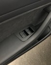 Folie til vindu og dørknapper, karbon matt (4 dører) - Tesla model 3 thumbnail
