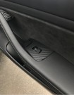 Folie til vindu og dørknapper, karbon matt (4 dører) - Tesla model 3 thumbnail